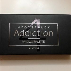 Moodstruck Addiction eyeshadow palette